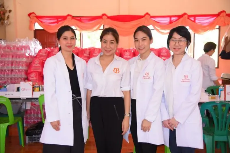 “ธัญญ่า-ปุ๊กกี้” ทำดีเพื่อพ่อ!! ระดมทีมแพทย์และพนักงาน บีบี คลินิก ช่วยเหลือผู้ประสบภัยน้ำท่วม ที่อยุธยา