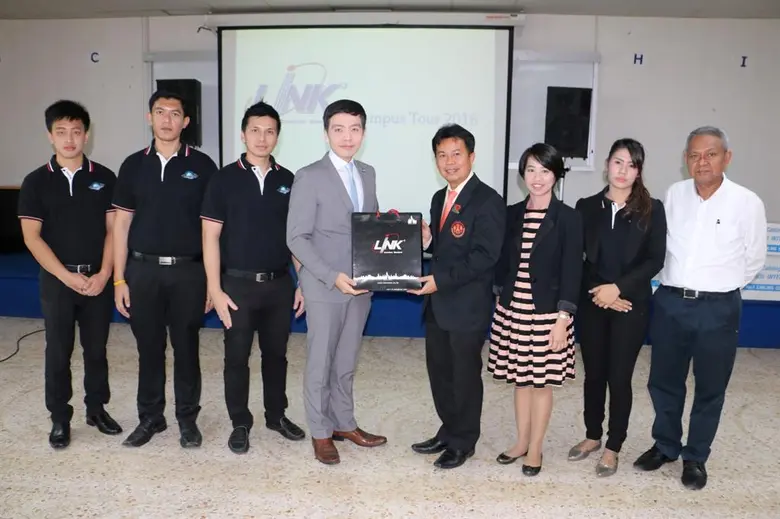 คุณณัฐวุฒิ ปิ่นทองคำ ผู้จัดการฝ่ายการตลาด...