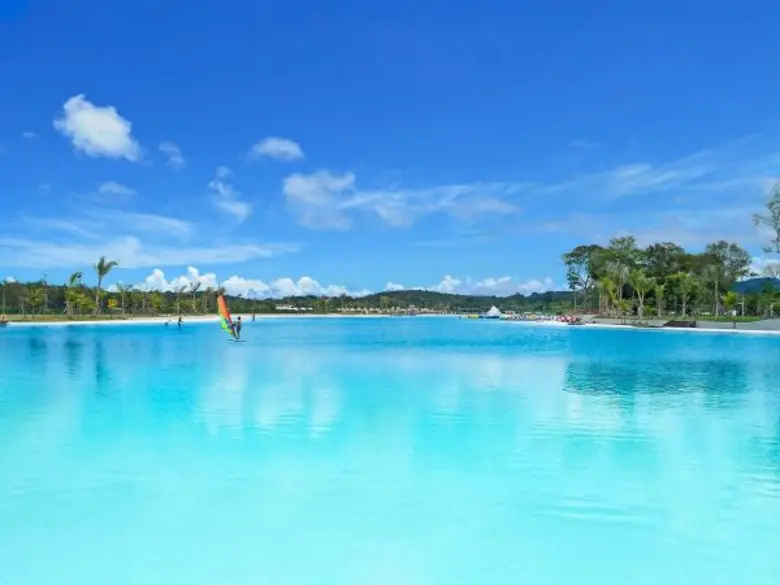 คริสตัล ลากูนส์ เนรมิตโฉมพื้นที่ที่ไม่มีใครคาดคิดว่าสามารถพัฒนาได้ ให้กลายเป็นโครงการอสังหาริมทรัพย์ที่ประสบความสำเร็จที่สุดทั่วโลก