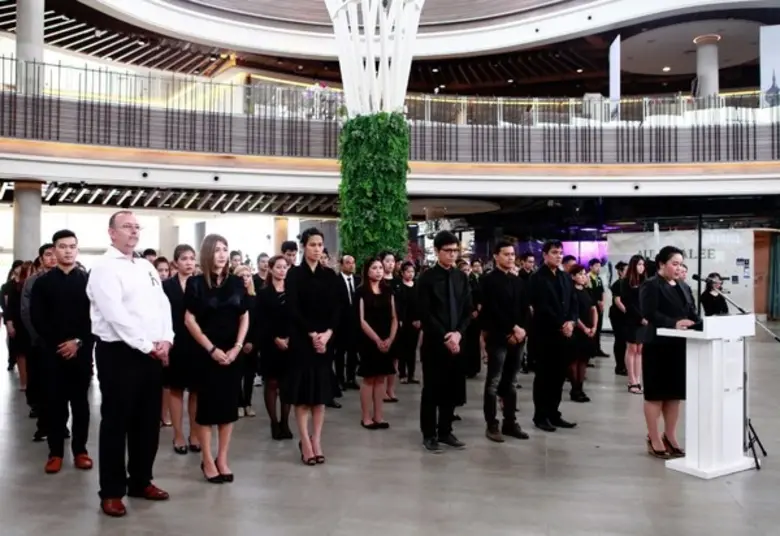 มิสเตอร์ยารอสลาฟ ซามอยสกี (ยาเร็ค) ผู้อำน...