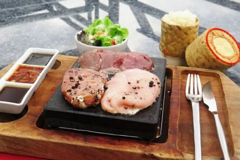 เดอะรูฟ แกสโตร สยาม แอ็ท สยาม ดีไซน์ โฮเต็ล กรุงเทพ...