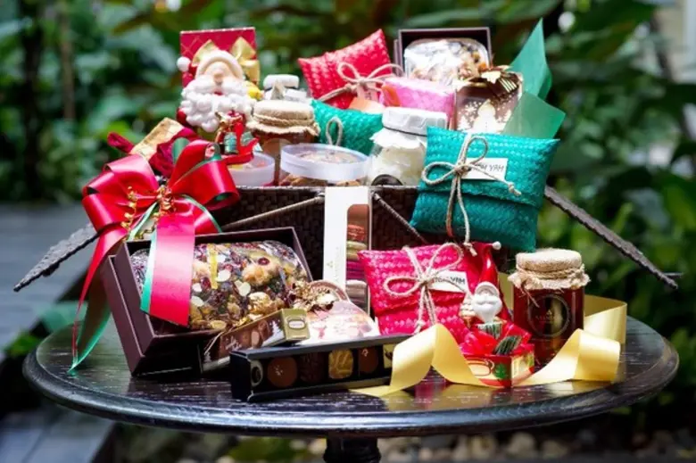 กระเช้าของขวัญและกิฟท์เซ็ต ส่งความสุข ในเทศกาลสุขสันต์ ที่ โรงแรมอนันตรา สยาม กรุงเทพฯ