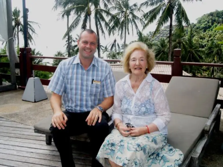 เมื่อเร็วๆนี้ มร.โทมัส เฮน (ซ้าย) ผู้จัดก...