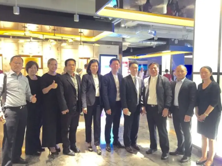 นายเบญจ์เยี่ยม ส่งวัฒนา ประธานเจ้าหน้าที่...