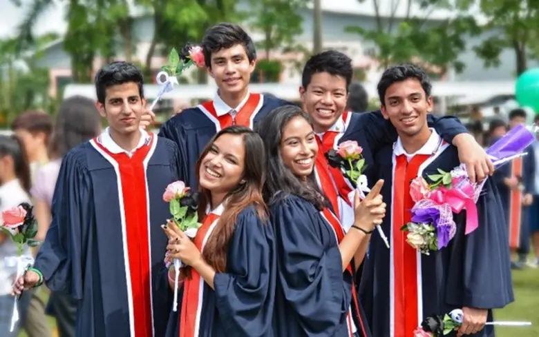 โรงเรียนนานาชาติร่วมฤดี นักเรียนที่จบ ในป...