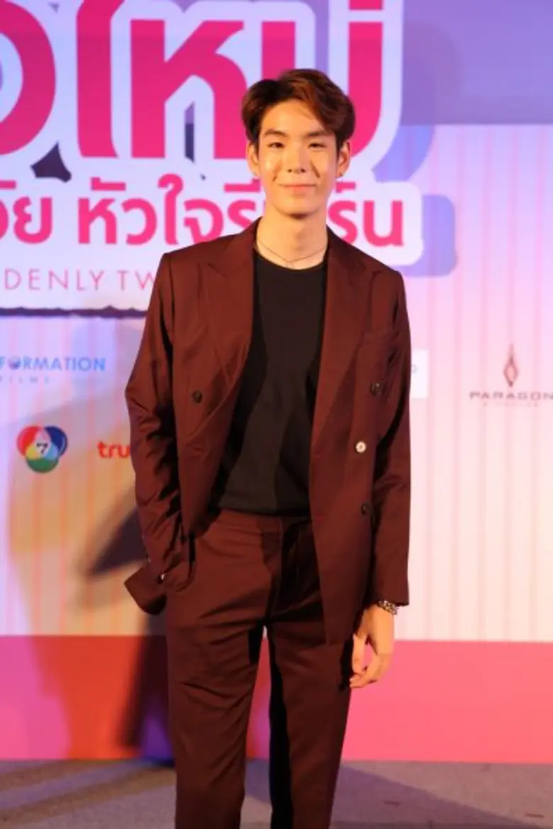 เป็นขวัญใจสาวๆ สุดๆ ยามนี้คงไม่พ้น "เจเจ-...