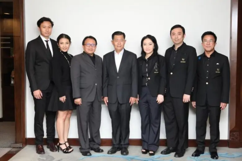 ดร.ศุภชัย สุขะนินทร์ (ที่ 2 จากขวา) พร้อม...