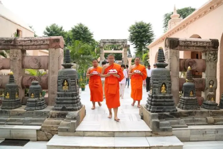 บริษัท ทรูโฟร์ยู สเตชั่น จำกัด นำทีมโดย ค...