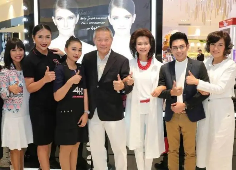 คุณบุญเกียรติ โชควัฒนา ประธานกรรมการบริหา...