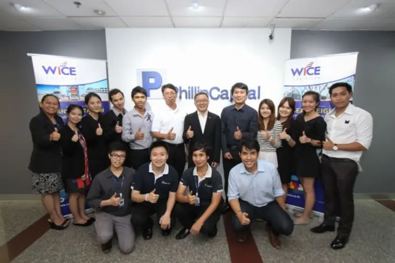 นายชูเดช คงสุนทร (กลาง) กรรมการผู้จัดการ ...