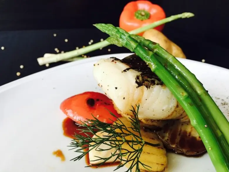 อร่อยล้ำเลิศกับ "เมนูปลาหิมะย่างพริกไทยดำ...