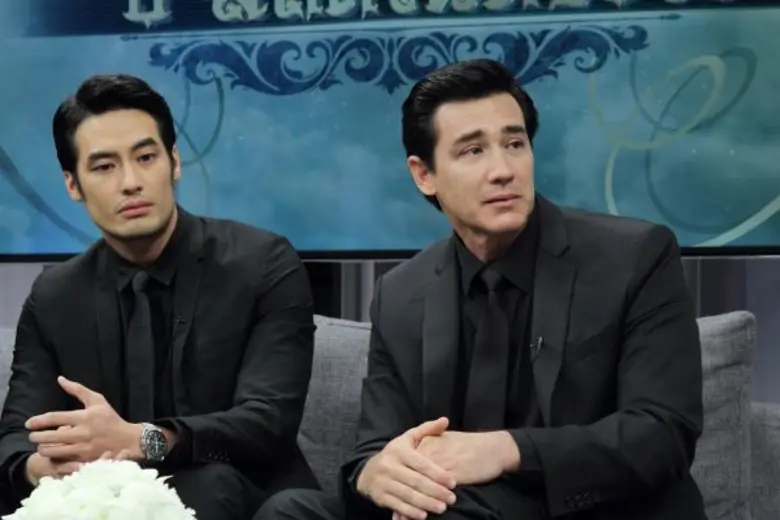 ทีวีไกด์: รายการพิเศษ “ธ สถิตในดวงใจ” วันที่ 2-3 พฤศจิกายน 2559 ตอน “น้องเดียร์ตัวแทนคนไทยสัมภาษณ์สื่อต่างประเทศ” และ “สานรอยพ่อ”