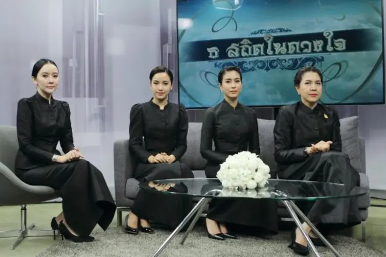 ทีวีไกด์: รายการพิเศษ “ธ สถิตในดวงใจ” วันที่ 2-3 พฤศจิกายน 2559 ตอน “น้องเดียร์ตัวแทนคนไทยสัมภาษณ์สื่อต่างประเทศ” และ “สานรอยพ่อ”