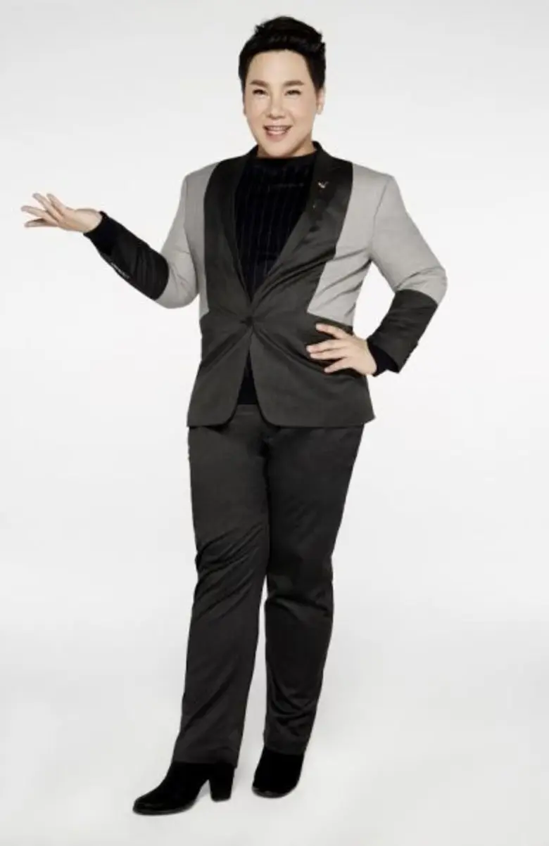 ใครจะรู้ว่าเบื้องหลังของดี เจอารมณ์ดีอย่า...