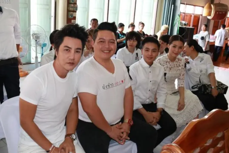 ช่องเวิร์คพอยท์ นำทีมศิลปินทอดกฐินวัดกระแจะ ถวายเป็นพระราชกุศล