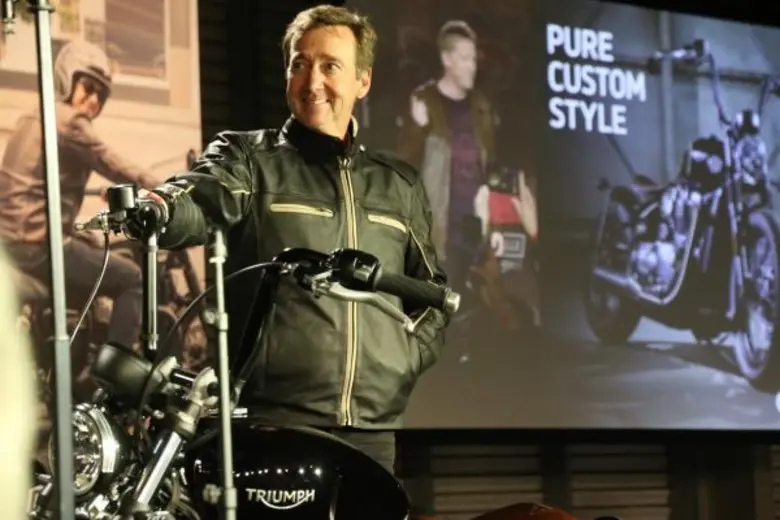 “ไทรอัมพ์ ประเทศไทย” พาบินกระทบไหล่เซเลบเมืองผู้ดี