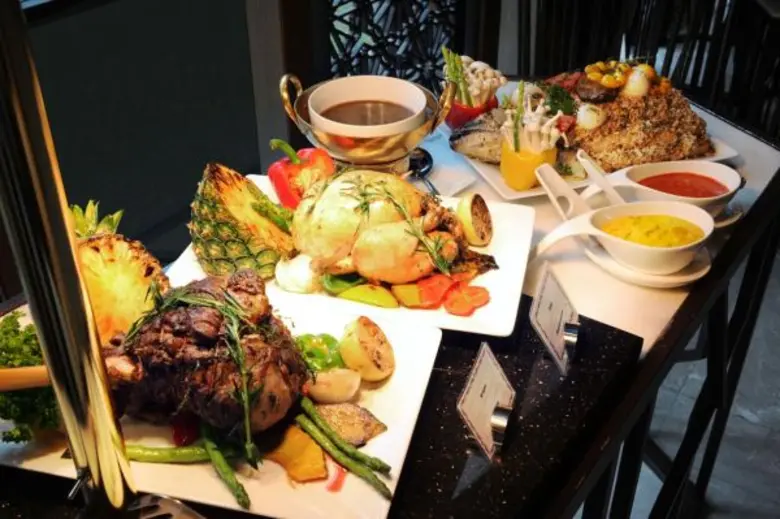 โรงเรมอัล มีรอซ (Al Meroz) คอนเซ็ปต์ฮาลาล...