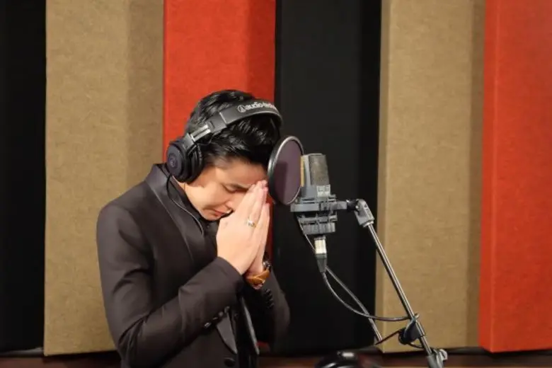 “โน้ต เชิญยิ้ม” สะอื้นไห้เขียนเพลงจากใจน้อมรำลึกถึง “พ่อ” ชวนเหล่าศิลปินยุ้งข้าวเรคคอร์ด ถ่ายทอดความรู้สึกผ่าน “เทวดากลับฟ้า”