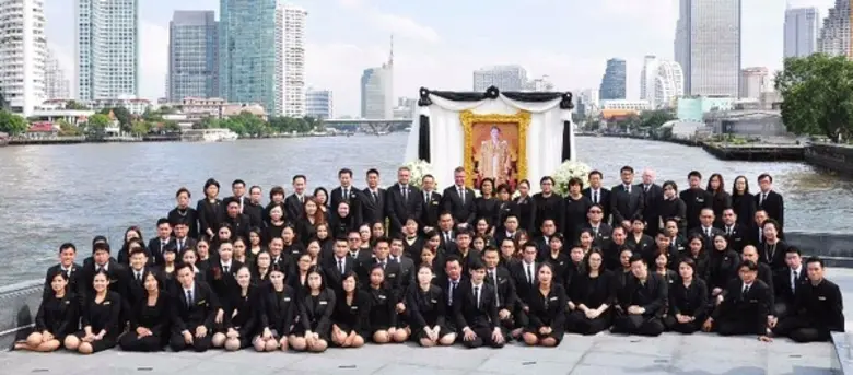 คุณสาวิตรี รมยะรูป กรรมการผู้จัดการ พร้อม...