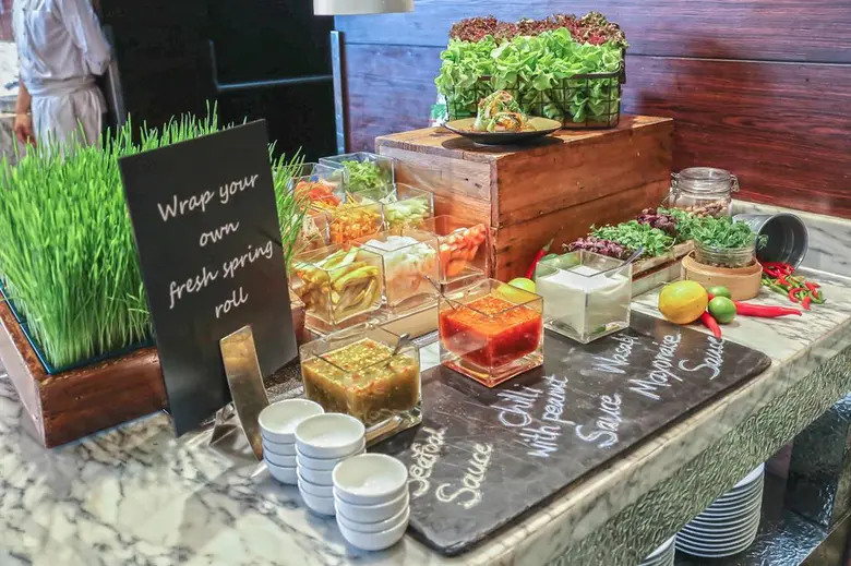 อิ่มอร่อยกับบุฟเฟ่ต์มื้อสายเพื่อสุขภาพ ทุกวันอาทิตย์สุดท้ายของเดือน พร้อมกับกิจกรรมสุดพิเศษจากโรงพยาบาลบี เอ็น เอช และ ทรูฟิตเนส ณ ห้องอาหาร เลเทส เรซิพี? โรงแรม เลอ เมอริเดียน กรุงเทพ (สุรวงศ์)