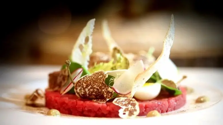 เทศกาลเห็ดทรัฟเฟิลขาวจากอัลบ้า "เมืองแห่ง...