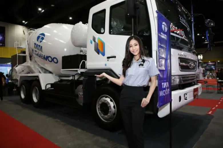 ทาทา มอเตอร์ส จัดแสดงรถเพื่อการพาณิชย์ขนาดใหญ่ในงานบัสแอนด์ทรัค