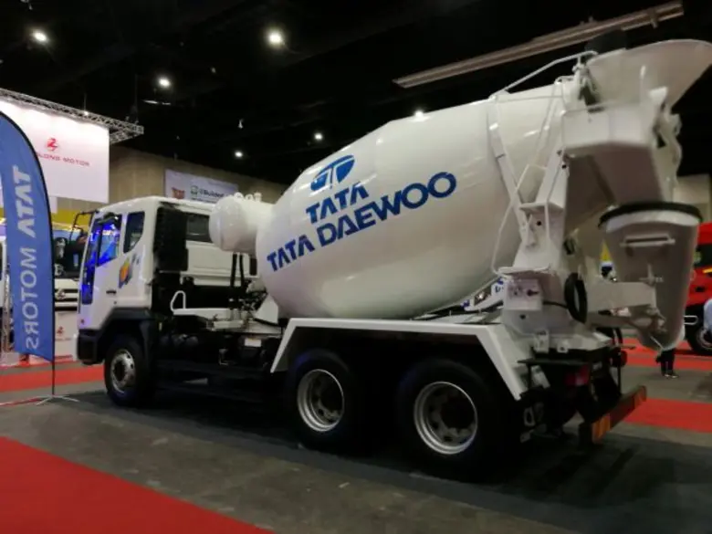 ทาทา มอเตอร์ส จัดแสดงรถเพื่อการพาณิชย์ขนาดใหญ่ในงานบัสแอนด์ทรัค