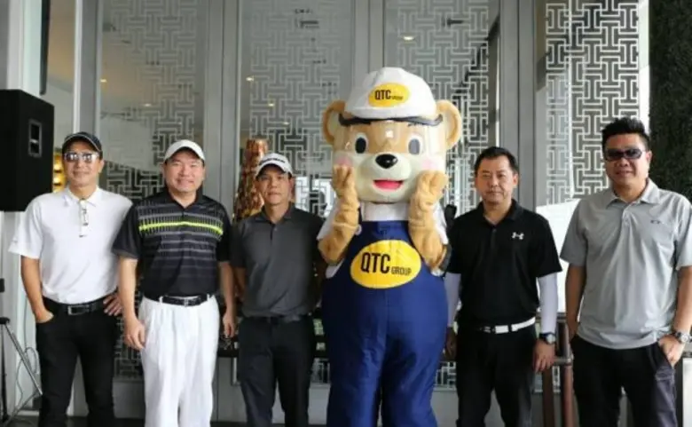 นายธิติวัฒน์ เงินนำโชคธนรัตน์ (ที่2จากซ้า...