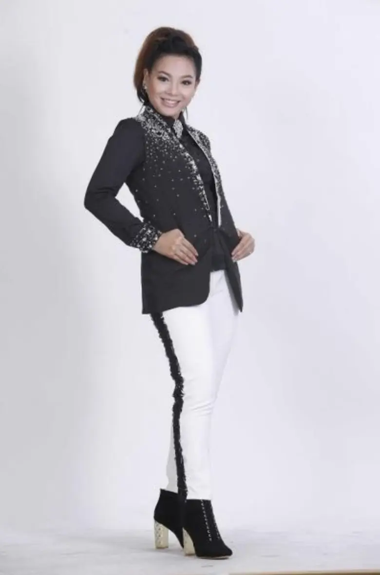 ข่าวซุบซิบ: เดือนเพ็ญ อำนวยพร อาร์สยาม และ โบว์ดำ ลำซิ่ง อาร์สยาม / ยิ้ม อาร์สยาม