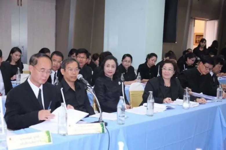 นายวีระ โรจน์พจนรัตน์ รัฐมนตรีว่าการกระทร...