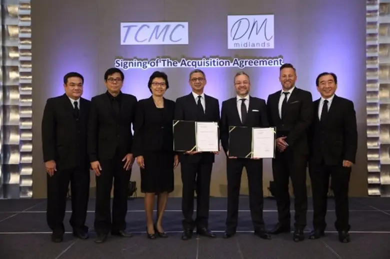 นายพิมล ศรีวิกรม์ ประธานกรรมการและประธานก...