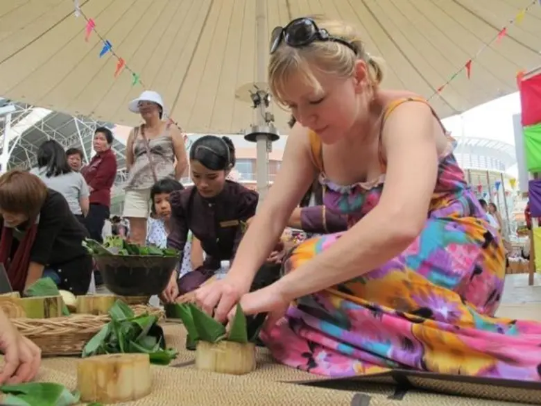 สืบสานประเพณีลอยกระทง