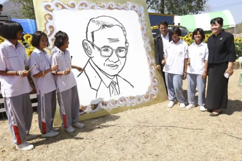 นายภานุ แย้มศรี ผู้ว่าราชการจังหวัดลพบุรี...