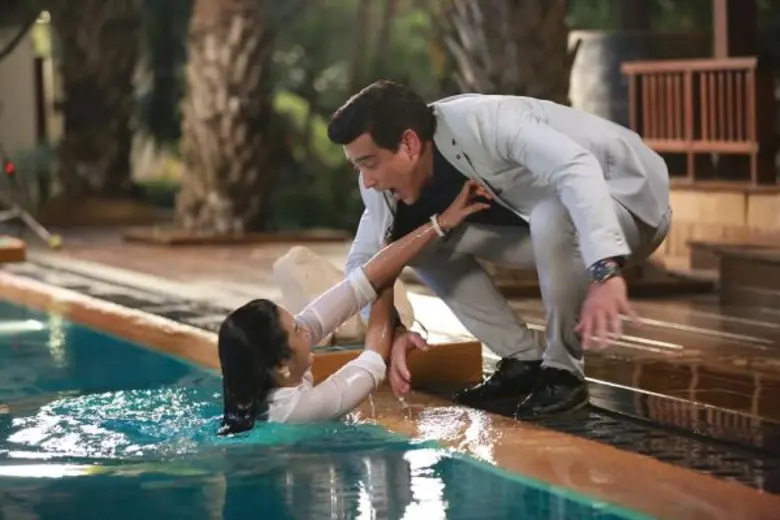 “วิลลี่” แค้นฝังหุ่น ได้ทีเอาคืน ถีบ “ป๊อก” ตกน้ำ โทษฐานควงหนุ่มมาเย้ย