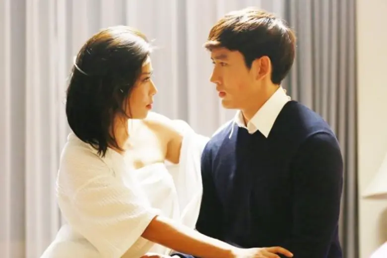 “ป๊อก” อ่อยแรง! เปิดเสื้อโชว์ไหล่ หวังมัดใจ “ไนกี้” ใน “ป่ากามเทพ”