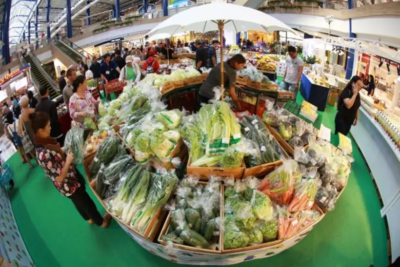 วันนี้ 23-2-60 ศูนย์การค้าเซ็นทรัลมารีนา ...