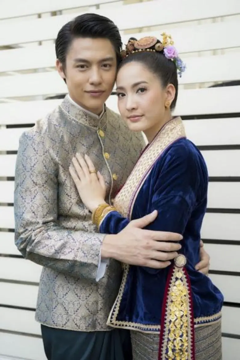 ผู้จัด อ๊อฟ พงษ์พัฒน์ แดง ธัญญา นำทีมทัพนักแสดง บวงสรวงละคร 2 เรื่อง 2 รสละคร “รากนครา,เสน่ห์นางงิ้ว”