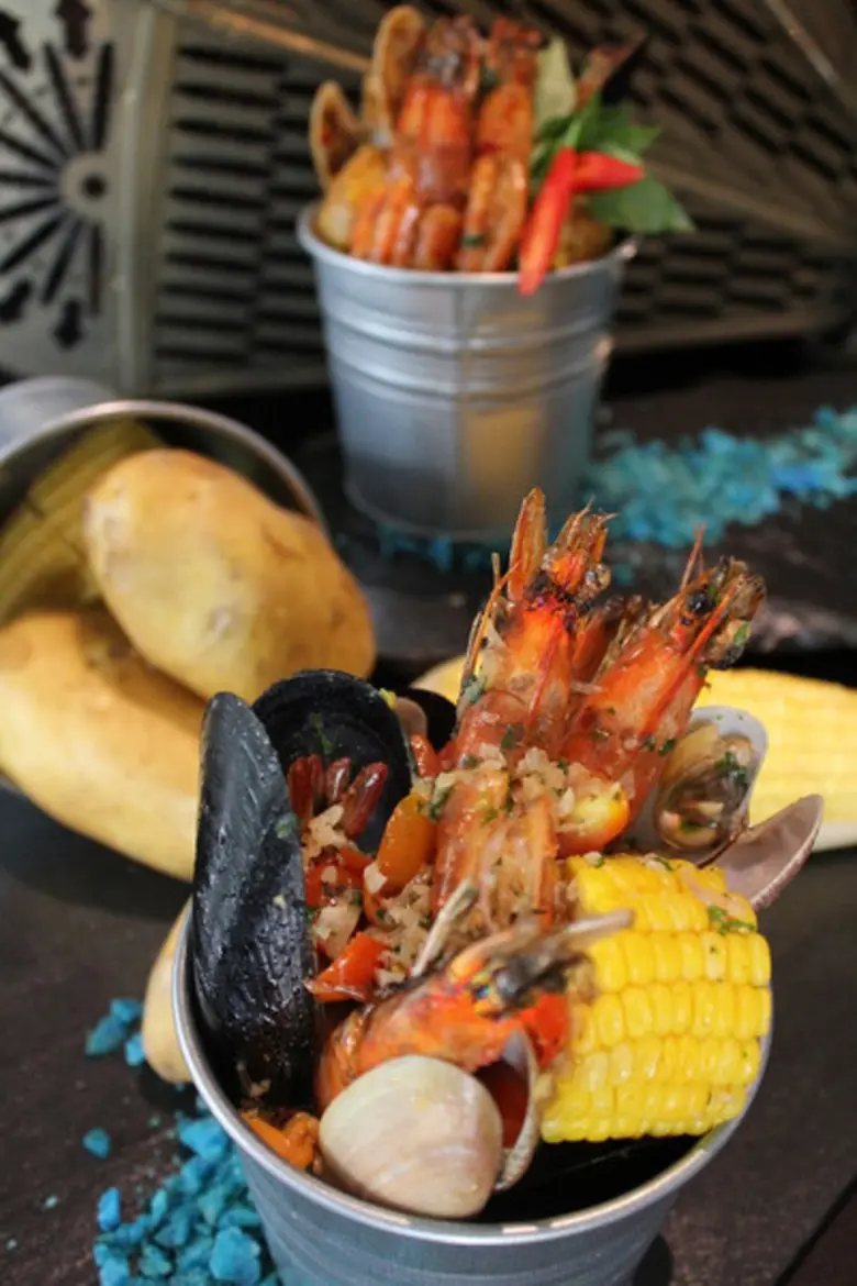 ทุกเย็นวันจันทร์ และ ทุกเย็นวันพฤหัสบดี ณ...