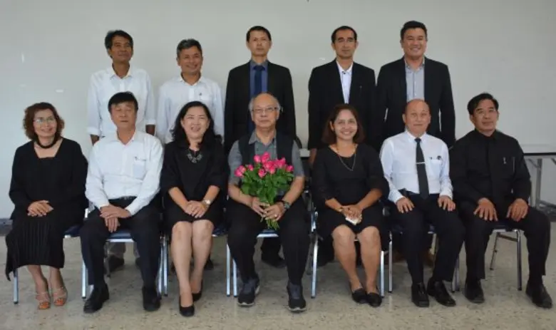 “รศ.ดร.สุนทร โสตถิพันธุ์” อำลาตำแหน่งอธิการ มรภ.สงขลา ฝากสานต่อพัฒนาท้องถิ่น-รักในอัตลักษณ์ “ราชภัฏ”