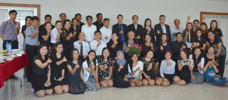 “รศ.ดร.สุนทร โสตถิพันธุ์” อำลาตำแหน่งอธิการ มรภ.สงขลา ฝากสานต่อพัฒนาท้องถิ่น-รักในอัตลักษณ์ “ราชภัฏ”