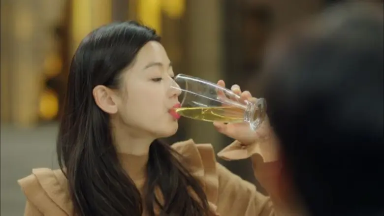 เรื่องย่อ: เงือกสาวตัวร้ายกับนายต้มตุ๋น วันที่ 2 มีค เวลา 20.00-21.00 น. ทางทรูโฟร์ยู ช่อง 24