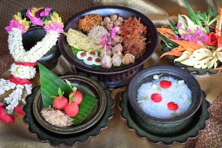 ห้องอาหารไทย สมูท เคอร์รี่ โรงแรมพลาซ่า แ...