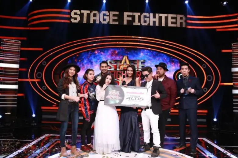 หลังจากต่อสู้กันอย่างดุเดือดบนเวที "สเตจไ...