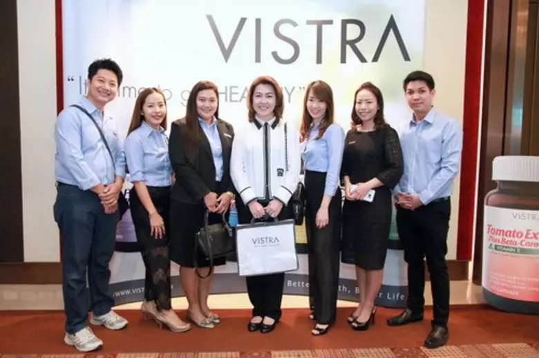 ภญ.ภิญญดา โชติชินเกษม (ที่สองจากขวา) ผู้จ...