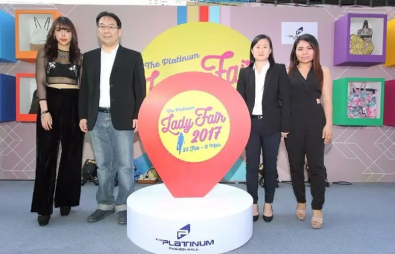 คุณสมชาย วรุณพันธุลักษณ์ (ที่ 2 จากซ้าย) ...