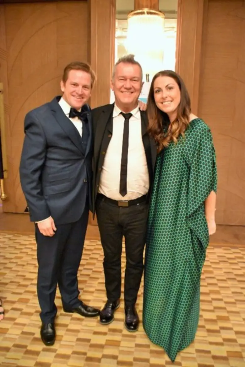 มูลนิธิ Hands Across the Water นำโดย คุณป...