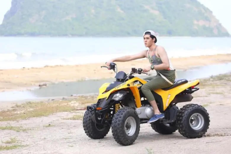 เรียกได้ว่าเป็นหนุ่มฮอตอีกคนในขณะนี้เลยก็...