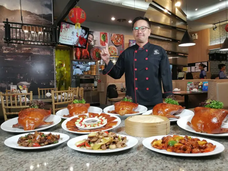 ภัตตาคารจีนฮองมิน เปิดปีระกา ฉลองทะลุเป้า...