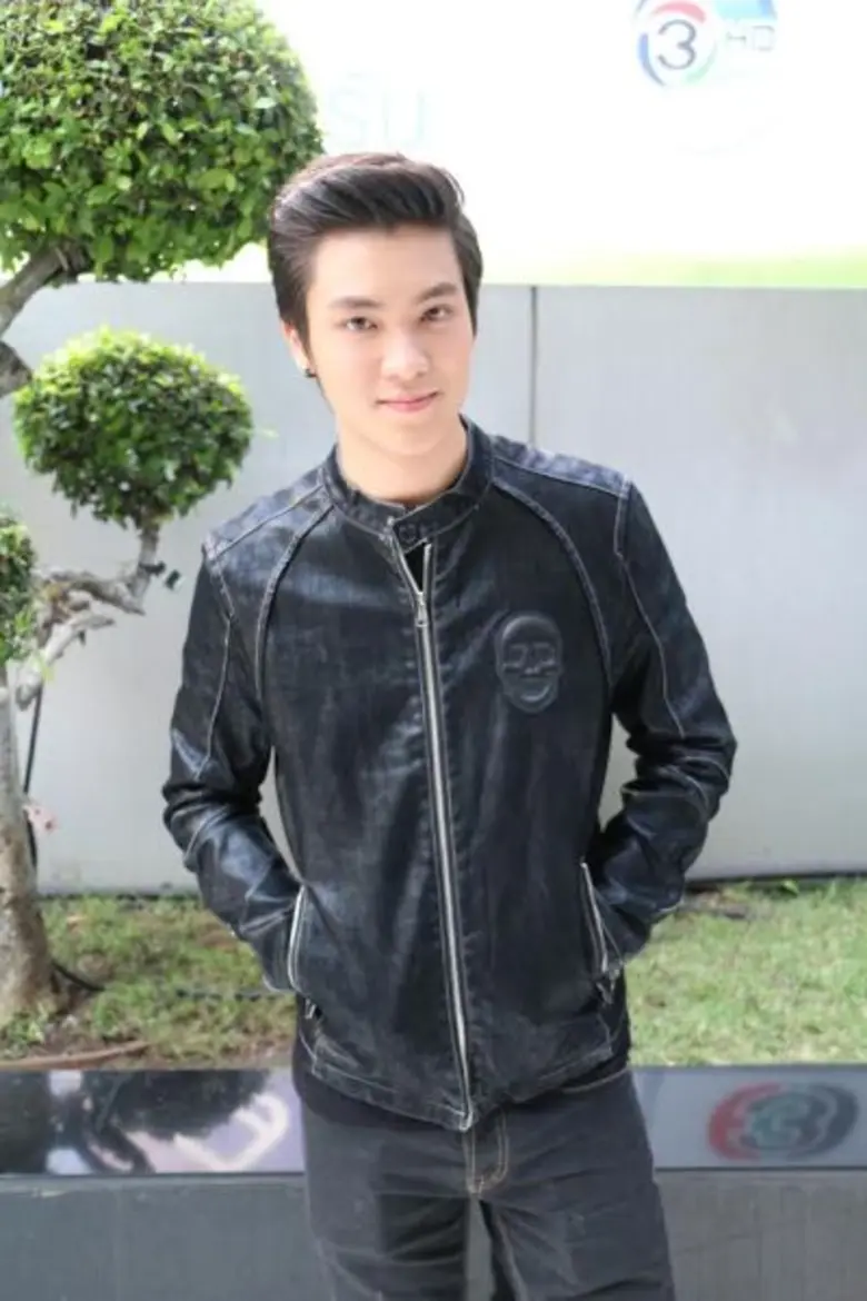 ฟลุท-ชินพรรธน์ เปิดปมชีวิตวัยรุ่น ดึงอารมณ์ถ่ายทอด สู่ซีรีส์สะท้อนสังคมปัจจุบัน “ครั้งนั้น...ไม่ลืม”