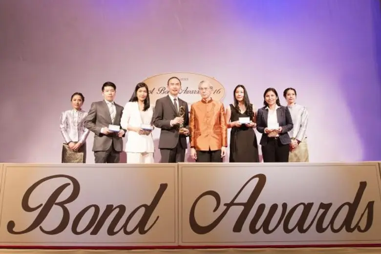 คุณอภิชาต ตั้งเกียรติศิลป์ (ที่ 4 จากซ้าย...